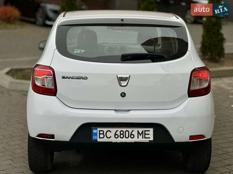 Хэтчбек Dacia Sandero 2015 в Ивано-Франковске