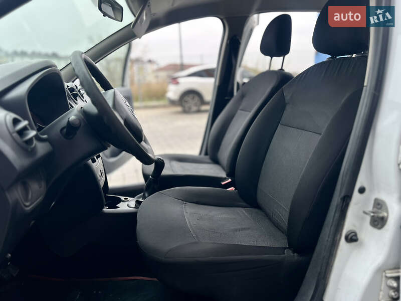 Хэтчбек Dacia Sandero 2015 в Ивано-Франковске