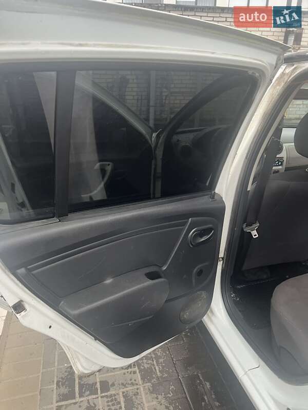 Хетчбек Dacia Sandero 2011 в Луцьку