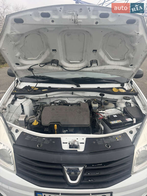 Хэтчбек Dacia Sandero 2012 в Киеве фото 10 Хэтчбек Dacia Sandero 2012 в Киеве