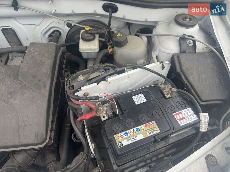 Хэтчбек Dacia Sandero 2012 в Киеве фото 9 Хэтчбек Dacia Sandero 2012 в Киеве