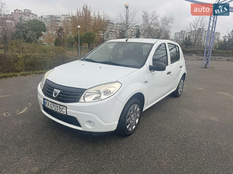 Хэтчбек Dacia Sandero 2012 в Киеве фото 3 Хэтчбек Dacia Sandero 2012 в Киеве