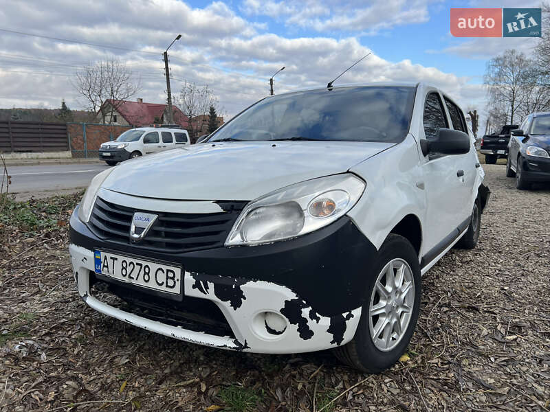 Хэтчбек Dacia Sandero 2010 в Калуше фото 4 Хэтчбек Dacia Sandero 2010 в Калуше