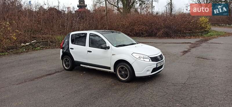 Хэтчбек Dacia Sandero 2012 в Черкассах