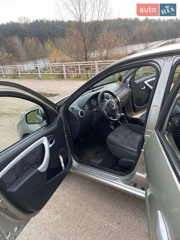 Хэтчбек Dacia Sandero 2008 в Чернигове