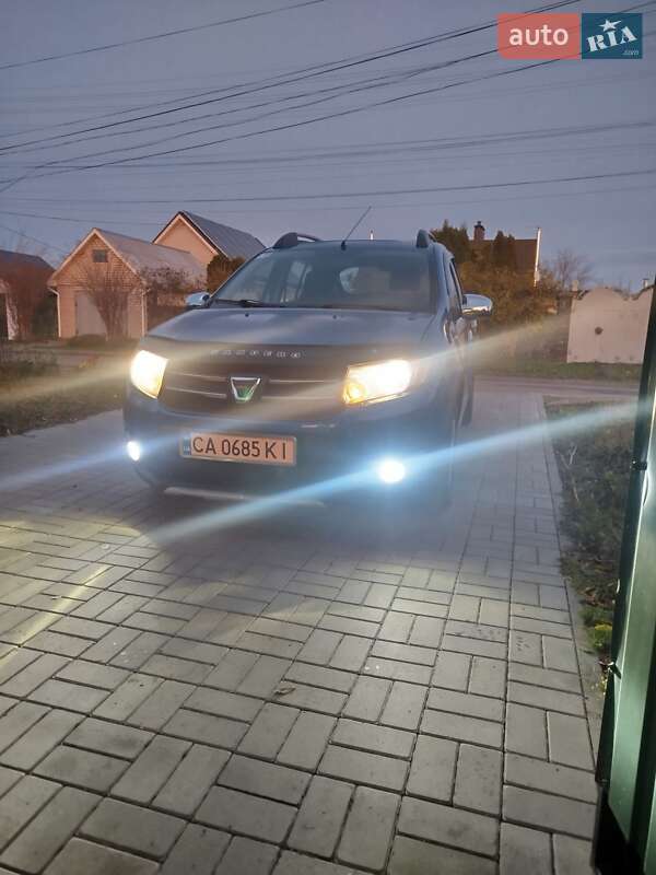 Хэтчбек Dacia Sandero 2013 в Смеле фото 12 Хэтчбек Dacia Sandero 2013 в Смеле