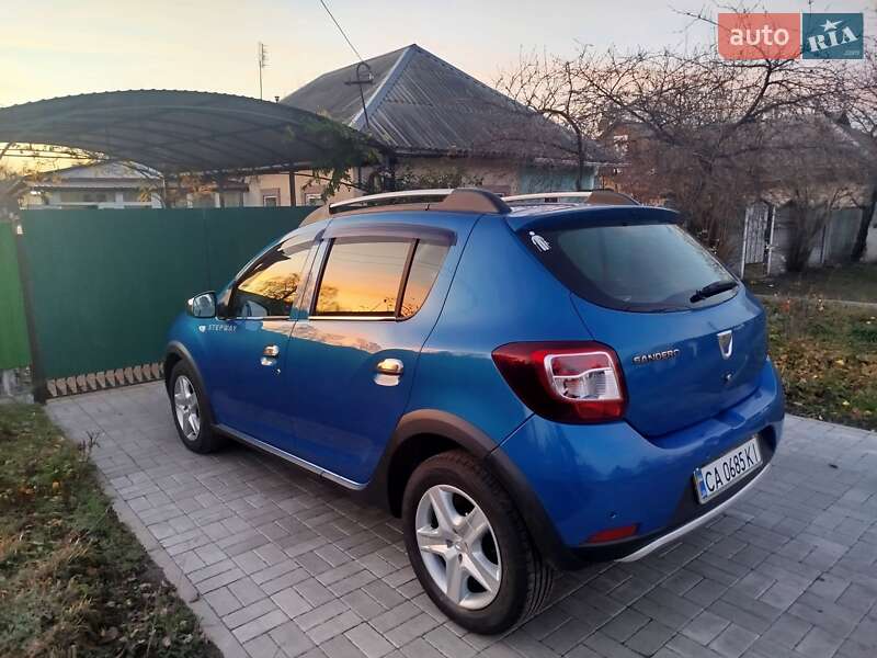 Хэтчбек Dacia Sandero 2013 в Смеле фото 4 Хэтчбек Dacia Sandero 2013 в Смеле