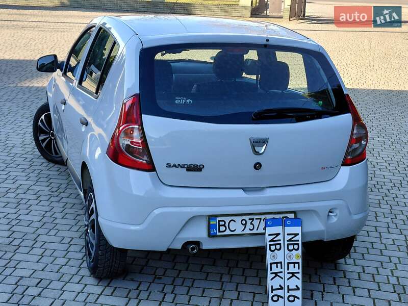Хэтчбек Dacia Sandero 2010 в Самборе фото 37 Хэтчбек Dacia Sandero 2010 в Самборе
