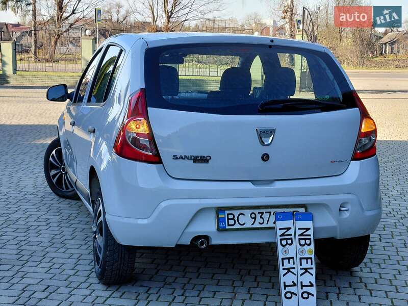 Хэтчбек Dacia Sandero 2010 в Самборе фото 38 Хэтчбек Dacia Sandero 2010 в Самборе