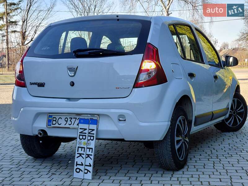 Хэтчбек Dacia Sandero 2010 в Самборе фото 52 Хэтчбек Dacia Sandero 2010 в Самборе