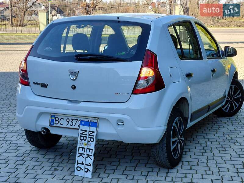 Хэтчбек Dacia Sandero 2010 в Самборе фото 51 Хэтчбек Dacia Sandero 2010 в Самборе