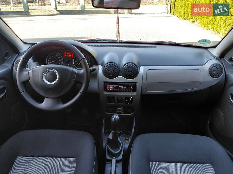 Хэтчбек Dacia Sandero 2010 в Самборе фото 87 Хэтчбек Dacia Sandero 2010 в Самборе