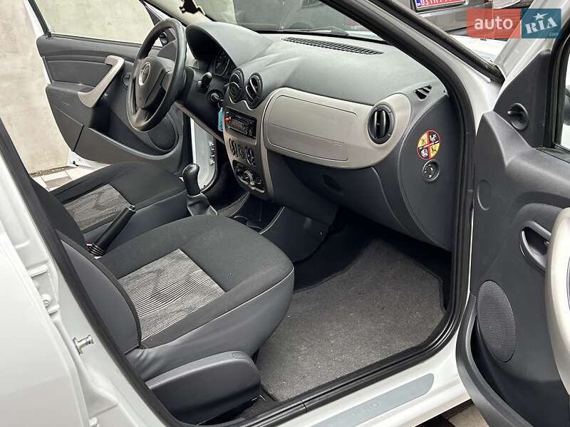 Хэтчбек Dacia Sandero 2009 в Ровно фото 39 Хэтчбек Dacia Sandero 2009 в Ровно