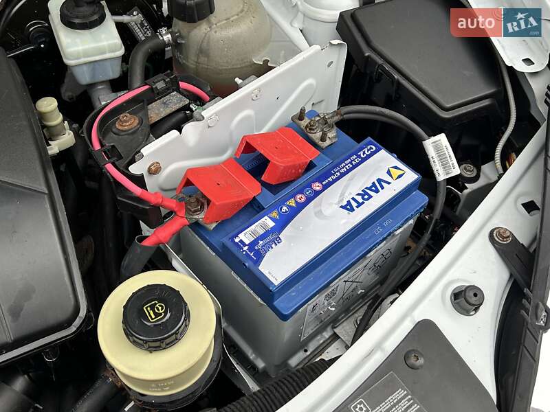 Хэтчбек Dacia Sandero 2009 в Ровно фото 45 Хэтчбек Dacia Sandero 2009 в Ровно