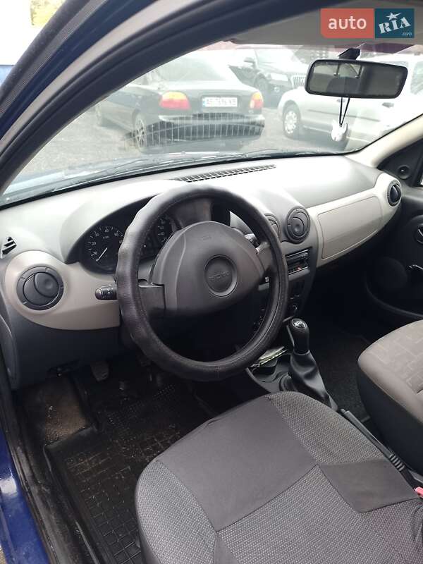 Хетчбек Dacia Sandero 2009 в Дніпрі