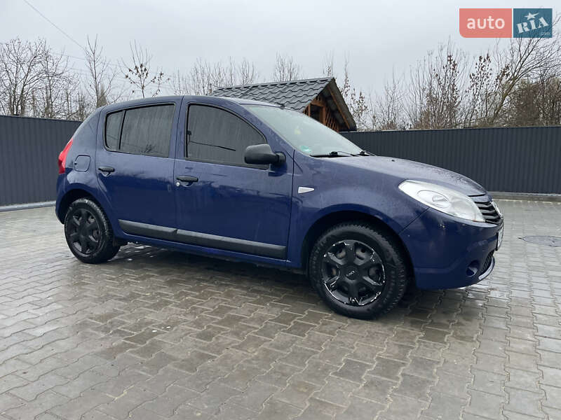 Хэтчбек Dacia Sandero 2009 в Баре