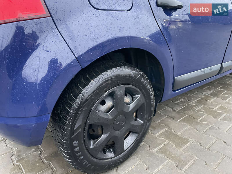 Хэтчбек Dacia Sandero 2009 в Баре