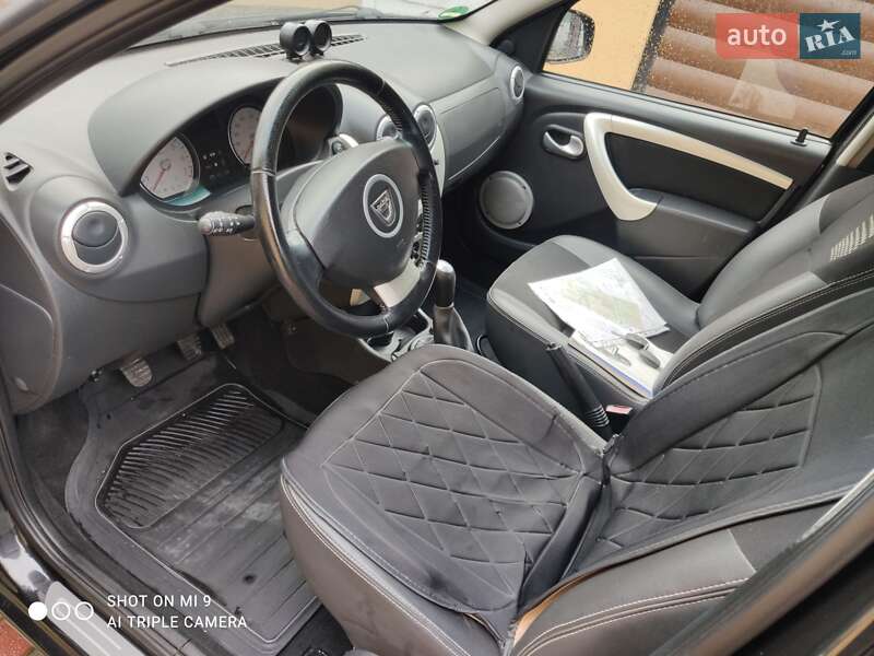 Хэтчбек Dacia Sandero 2012 в Немирове