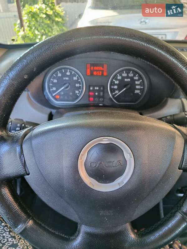 Хэтчбек Dacia Sandero 2009 в Сквире