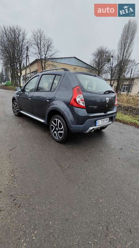 Хэтчбек Dacia Sandero 2010 в Глевахе