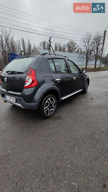 Хэтчбек Dacia Sandero 2010 в Глевахе