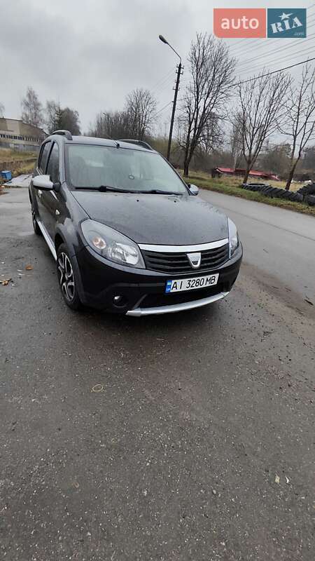 Хэтчбек Dacia Sandero 2010 в Глевахе