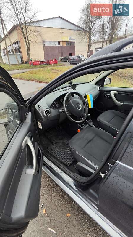 Хэтчбек Dacia Sandero 2010 в Глевахе