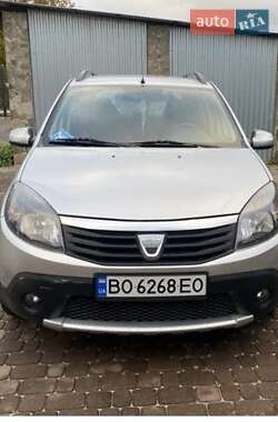 Внедорожник / Кроссовер Dacia Sandero 2011 в Тернополе