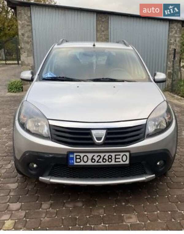 Внедорожник / Кроссовер Dacia Sandero 2011 в Тернополе