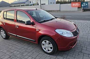 Хэтчбек Dacia Sandero 2012 в Калуше