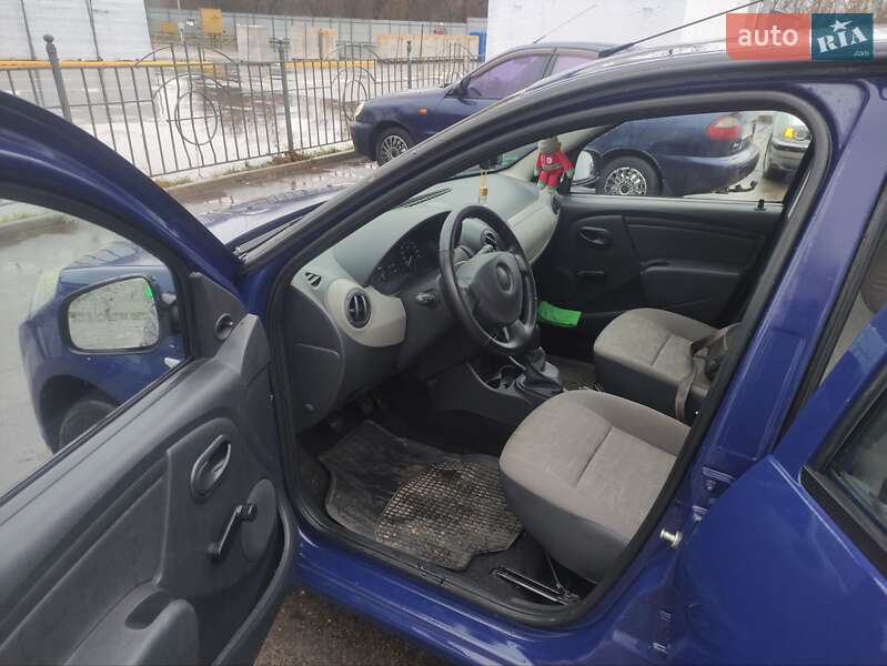 Хэтчбек Dacia Sandero 2009 в Сумах