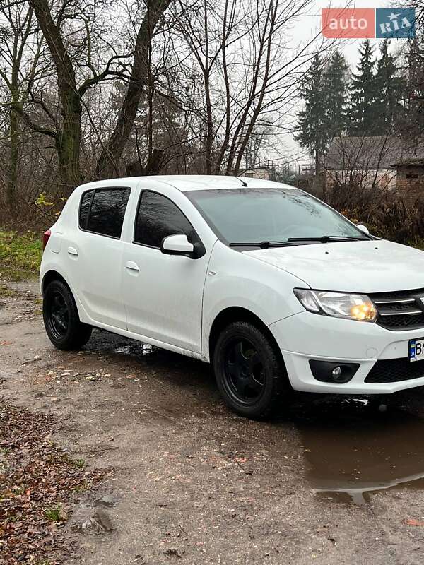 Хэтчбек Dacia Sandero 2013 в Конотопе