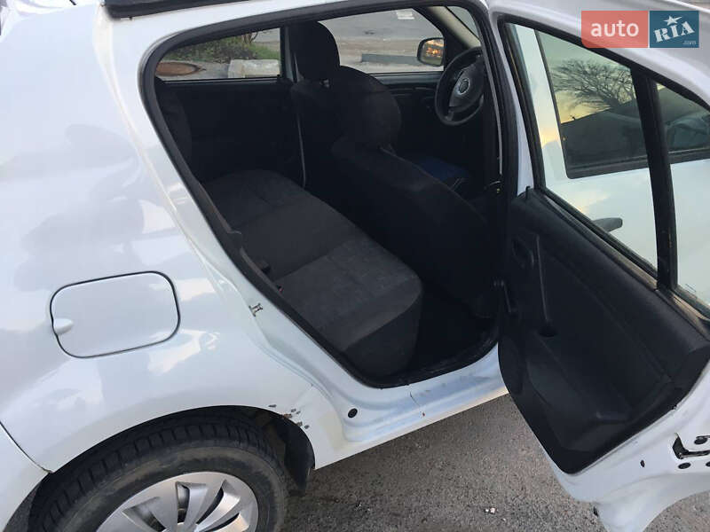 Хэтчбек Dacia Sandero 2012 в Тернополе фото 11 Хэтчбек Dacia Sandero 2012 в Тернополе