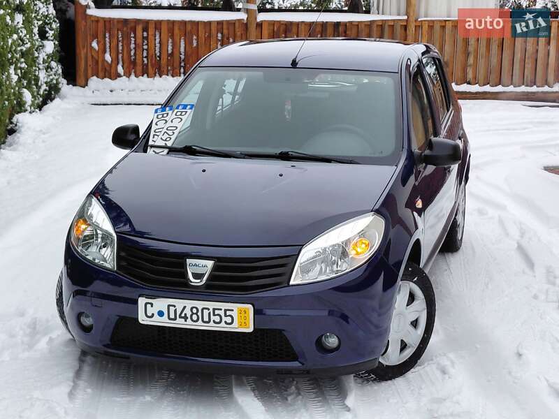 Хэтчбек Dacia Sandero 2009 в Самборе