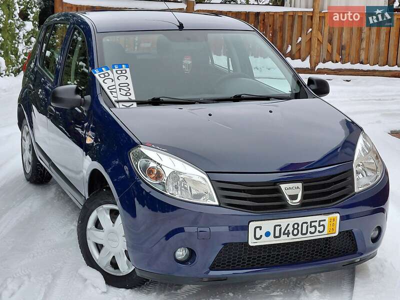 Хэтчбек Dacia Sandero 2009 в Самборе
