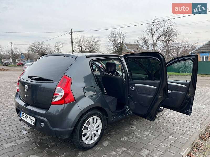 Хетчбек Dacia Sandero 2010 в Софіївці фото 11 Хетчбек Dacia Sandero 2010 в Софіївці