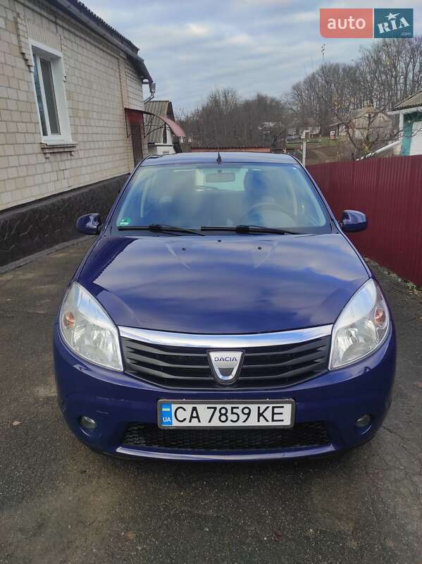 Хетчбек Dacia Sandero 2009 в Умані фото Хетчбек Dacia Sandero 2009 в Умані