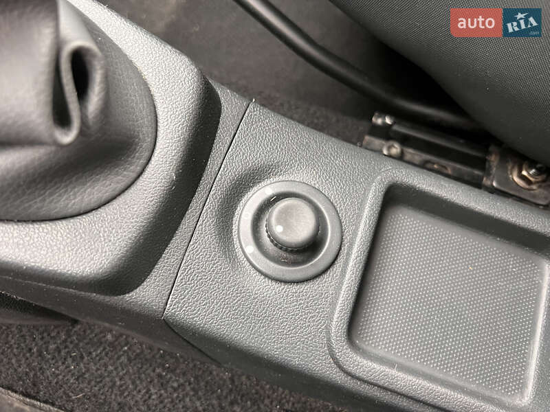 Хэтчбек Dacia Sandero 2010 в Луцке фото 17 Хэтчбек Dacia Sandero 2010 в Луцке