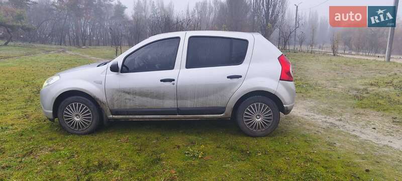Хэтчбек Dacia Sandero 2009 в Харькове фото 4 Хэтчбек Dacia Sandero 2009 в Харькове