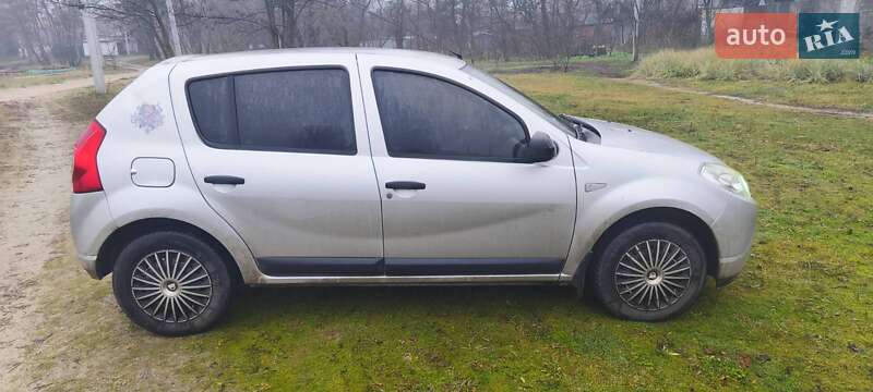 Хэтчбек Dacia Sandero 2009 в Харькове фото 6 Хэтчбек Dacia Sandero 2009 в Харькове