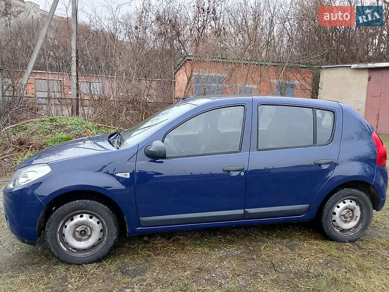 Хетчбек Dacia Sandero 2009 в Сумах фото 4 Хетчбек Dacia Sandero 2009 в Сумах