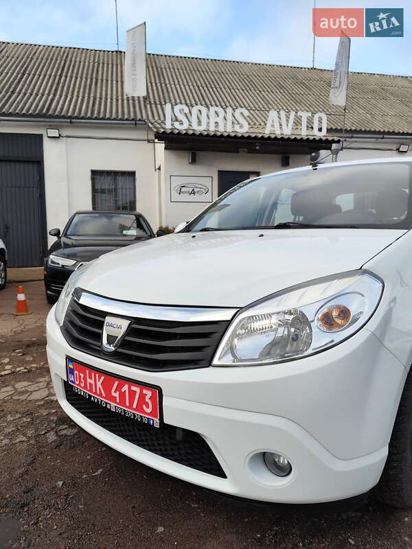 Хетчбек Dacia Sandero 2010 в Чернігові