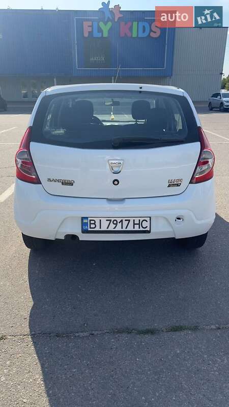 Хетчбек Dacia Sandero 2009 в Кременчуці