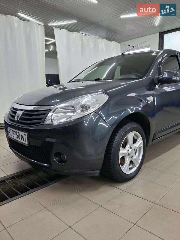 Хэтчбек Dacia Sandero 2009 в Фастове