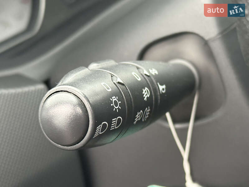 Хэтчбек Dacia Sandero 2011 в Ровно