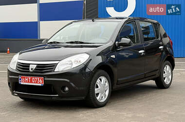 Хэтчбек Dacia Sandero 2011 в Ровно