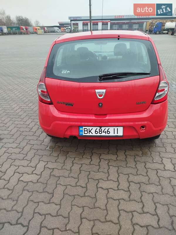 Хетчбек Dacia Sandero 2009 в Сарнах фото 4 Хетчбек Dacia Sandero 2009 в Сарнах