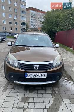 Хэтчбек Dacia Sandero 2012 в Львове