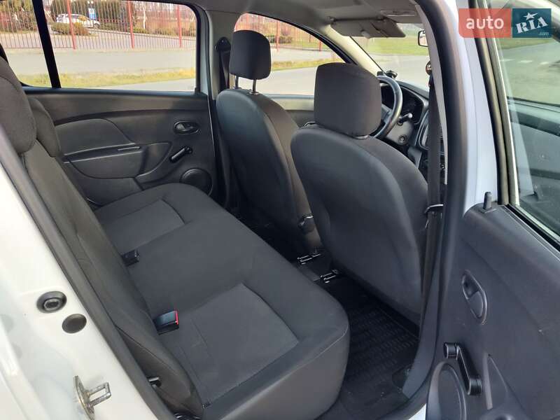 Хэтчбек Dacia Sandero 2013 в Луцке