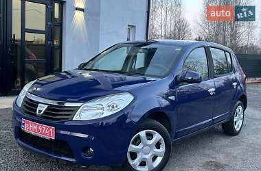 Хетчбек Dacia Sandero 2009 в Любешові
